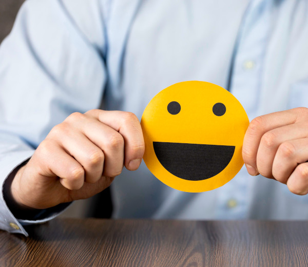 Emocje w kontakcie z klientem – jak rozpoznawać i nimi zarządzać?